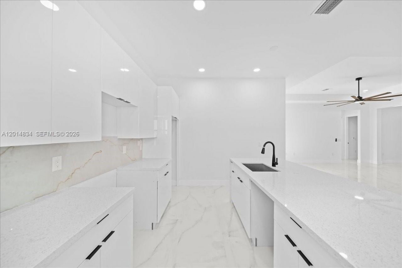 626 Beach Ave S, Lehigh Acres, FL 33974 Photo