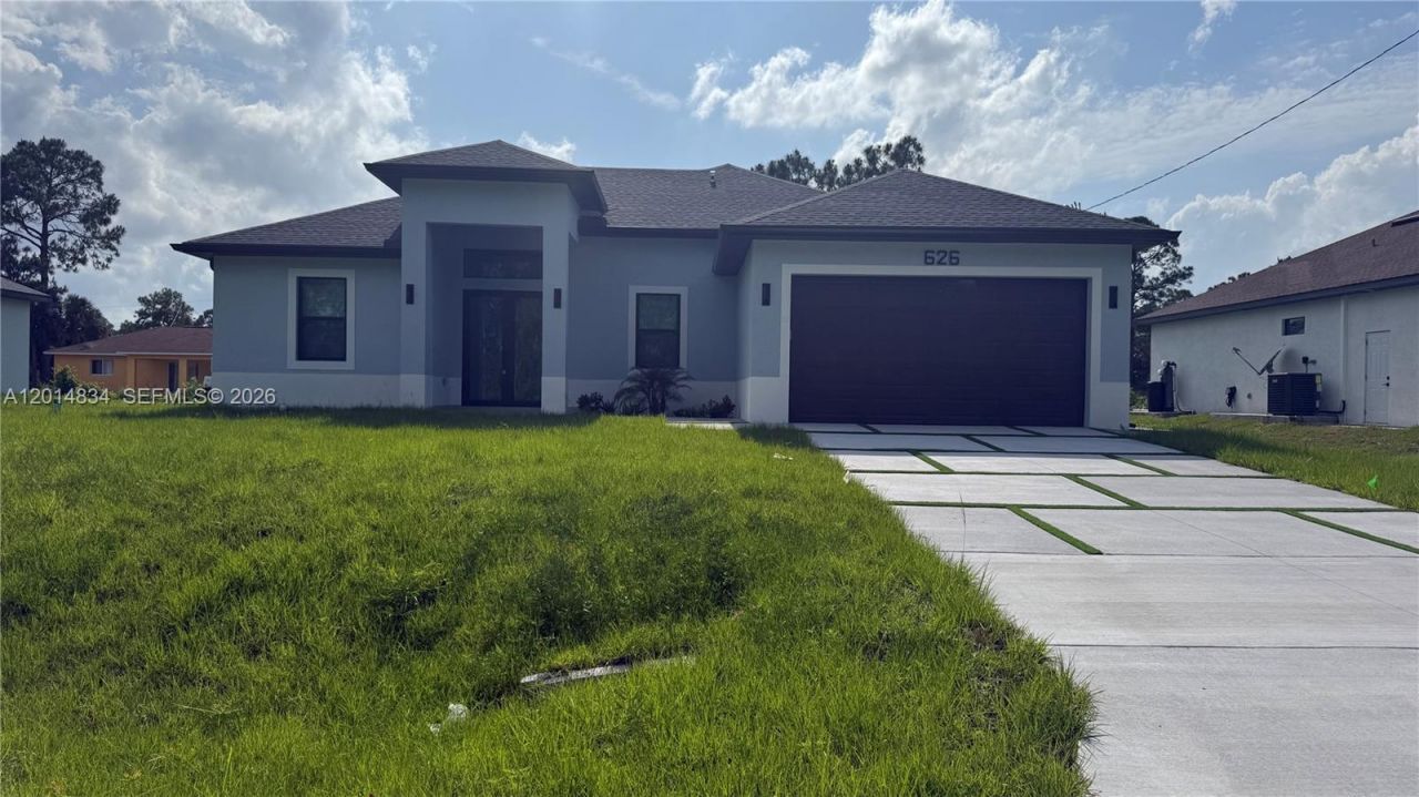 626 Beach Ave S, Lehigh Acres, FL 33974 Photo