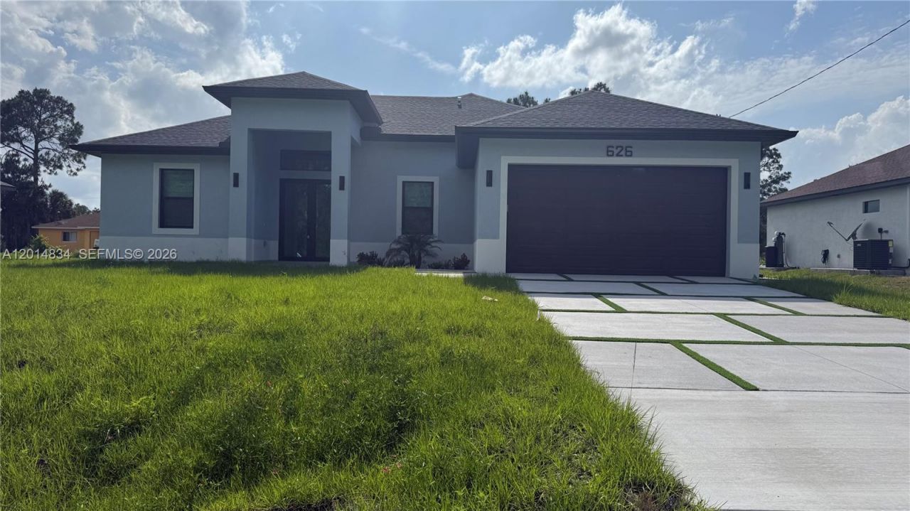 626 Beach Ave S, Lehigh Acres, FL 33974 Photo