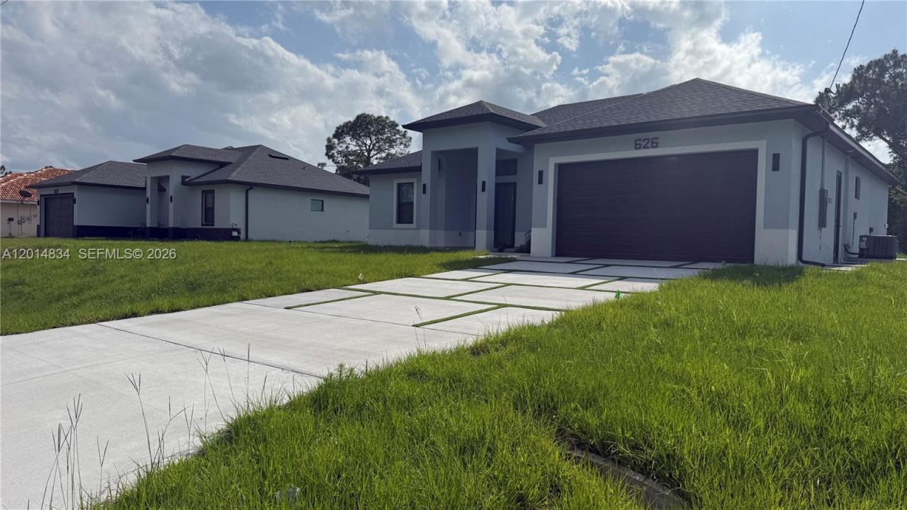 626 Beach Ave S, Lehigh Acres, FL 33974 Photo
