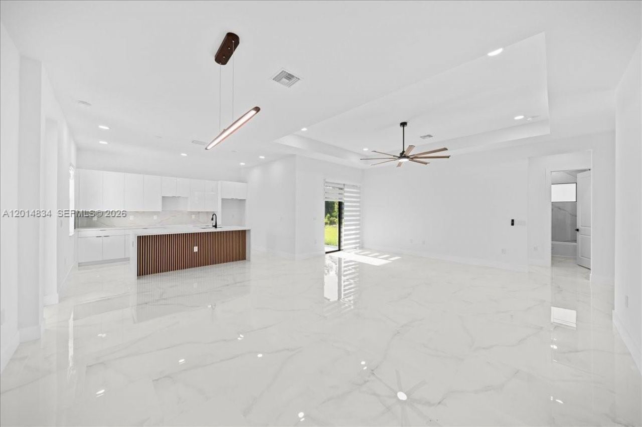 626 Beach Ave S, Lehigh Acres, FL 33974 Photo