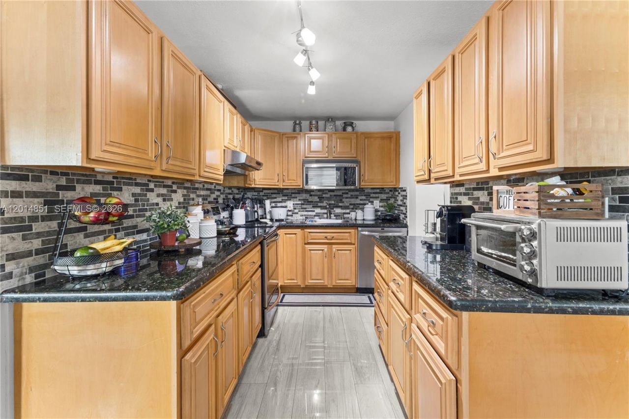 4230 SW 111th Ave, Miami, FL 33165 Photo
