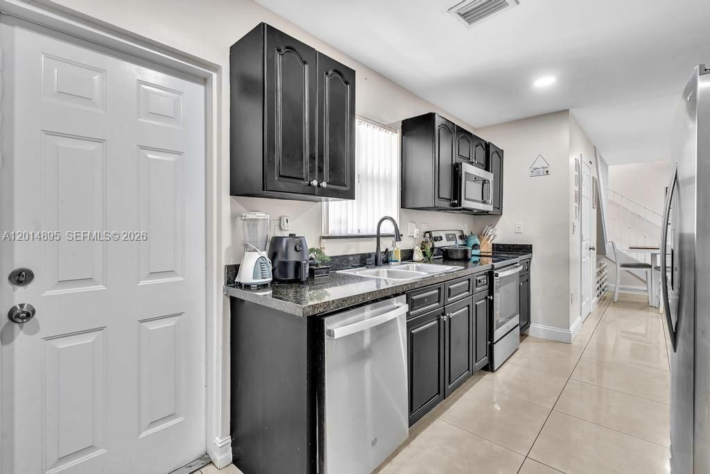 225 NW 14th Ave, Fort Lauderdale, FL 33311 Photo