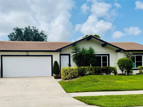 2411 NW 31st St , Boca Raton, FL 33431