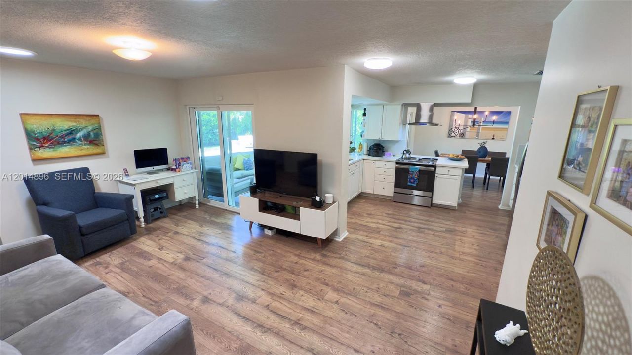 2411 NW 31st St , Boca Raton, FL 33431 Photo