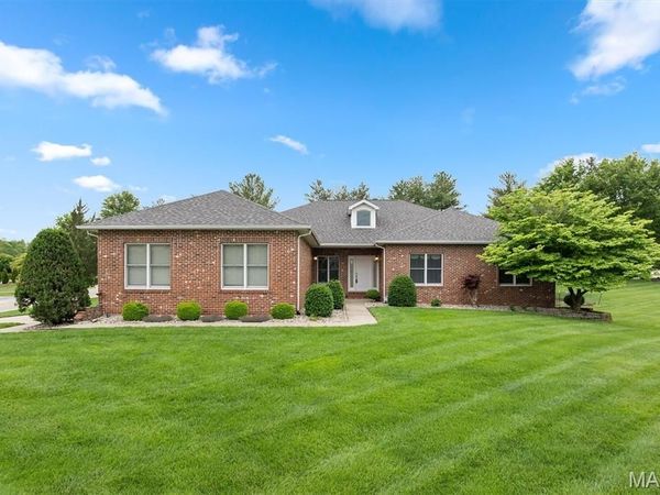 237 W Waters Edge Drive , Shiloh, IL 62221
