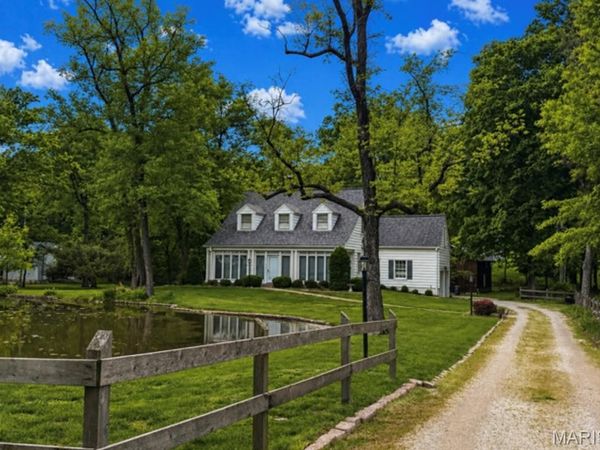 31 Orchard Lane, Kirkwood, MO 63122