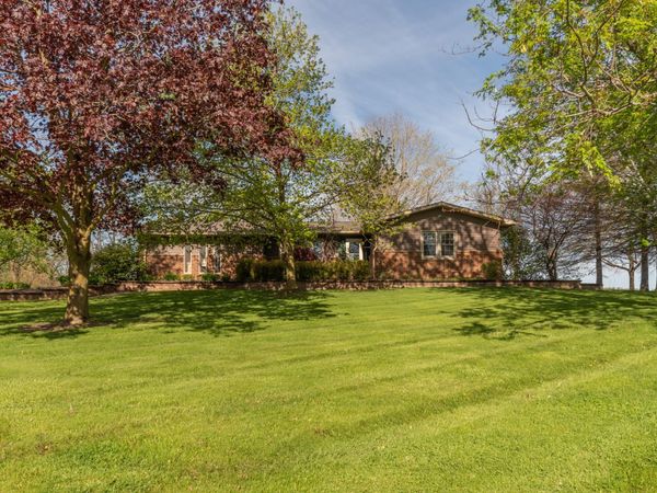 9870 James Drive, Saline, MI 48176
