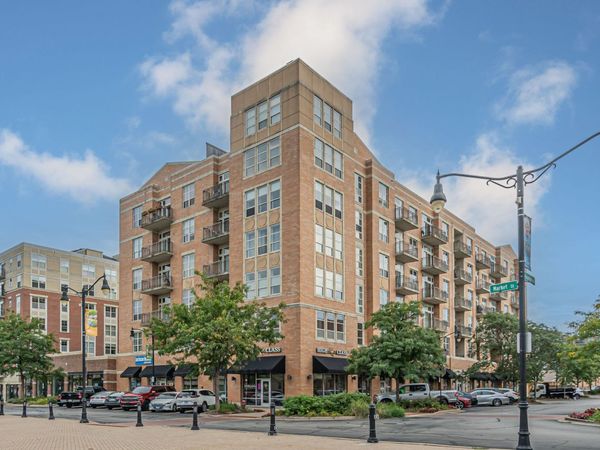 647 Metropolitan Way , Unit 508, Des Plaines, IL 60016