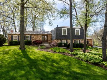 3 Gingerwood Lane, Bettendorf, IA 52722
