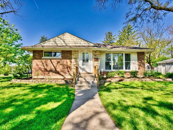 580 S Chase Avenue , Lombard, IL 60148