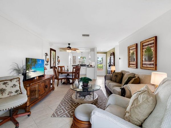 2533 Dudley Dr W, Unit E, West Palm Beach, FL 33415
