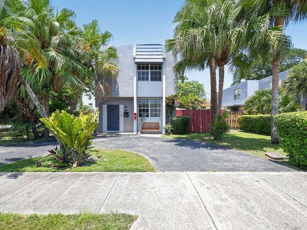 251 NE 142nd Street, Unit 21a, Miami, FL 33161