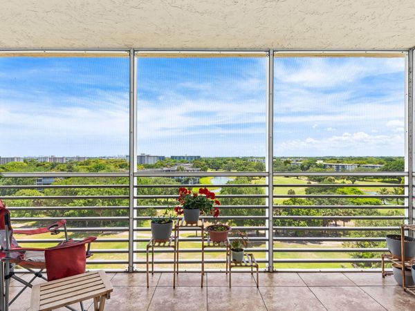 3510 Oaks Way, Unit 1002, Pompano Beach, FL 33069