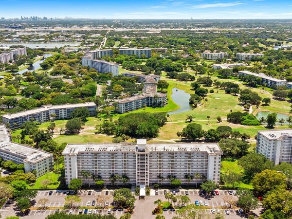 3510 Oaks Way, Unit 1002, Pompano Beach, FL 33069