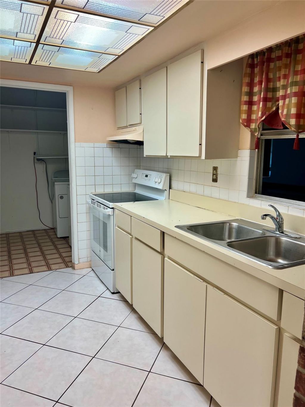 1500 NW 32nd Avenue, Fort Lauderdale, FL 33311 Photo
