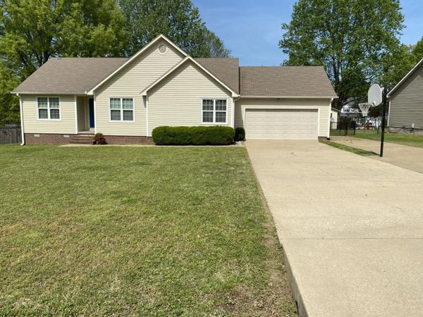 81 CANDLEWICK DR, Jackson, TN 38305