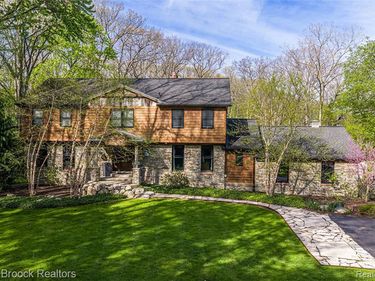 1547 Kensington Road, Bloomfield Twp, MI 48304
