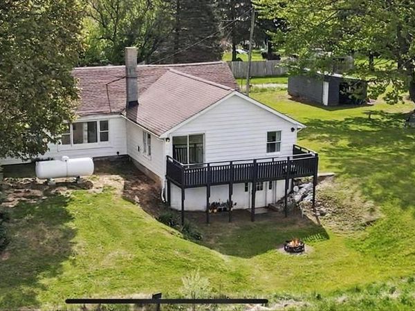 9433 E Lovejoy Road , Conway Twp, MI 48872