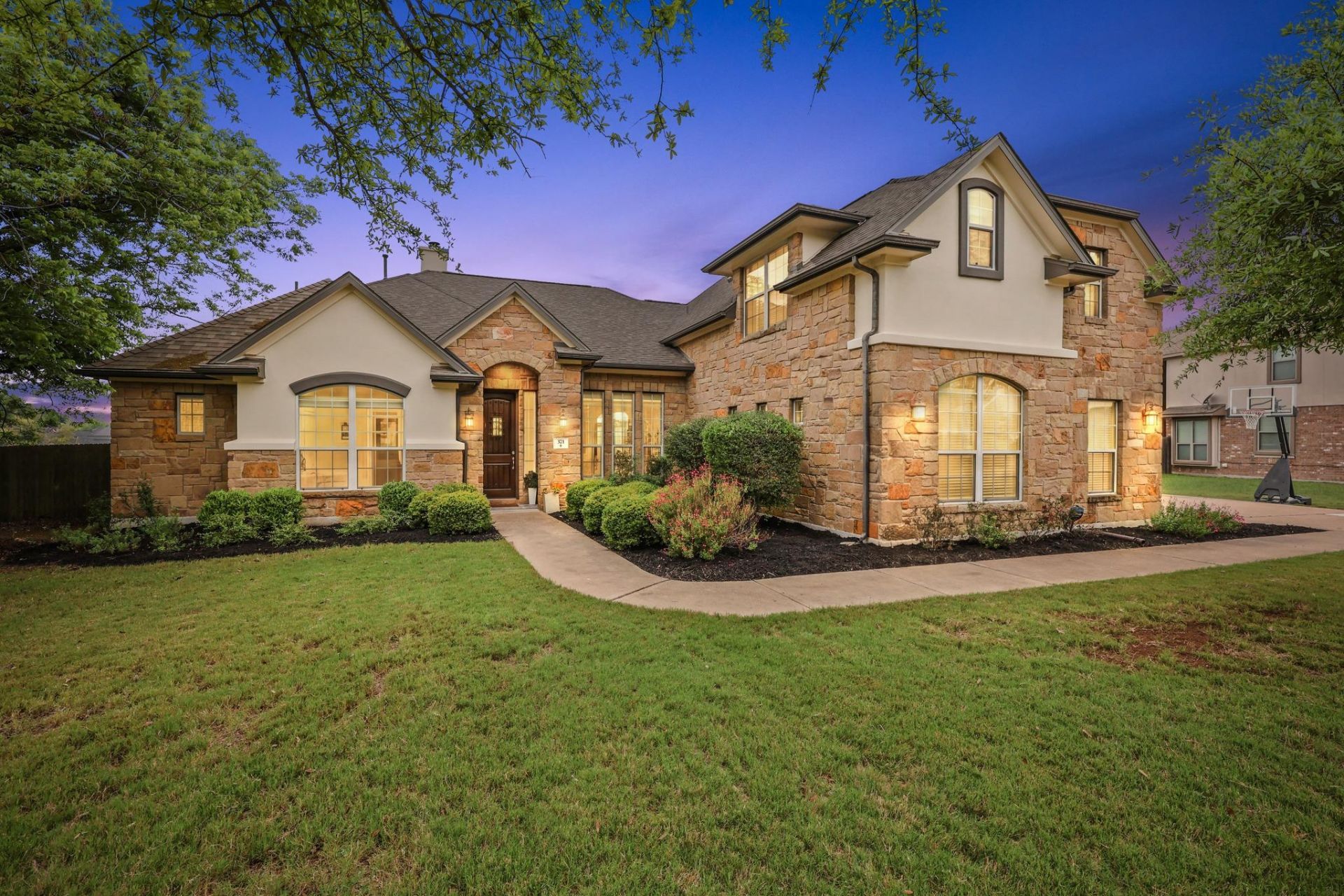 371 Stoney Point Rd, Austin, TX 78737 Main Photo