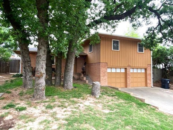 2804 N McMillan Avenue, Bethany, OK 73008