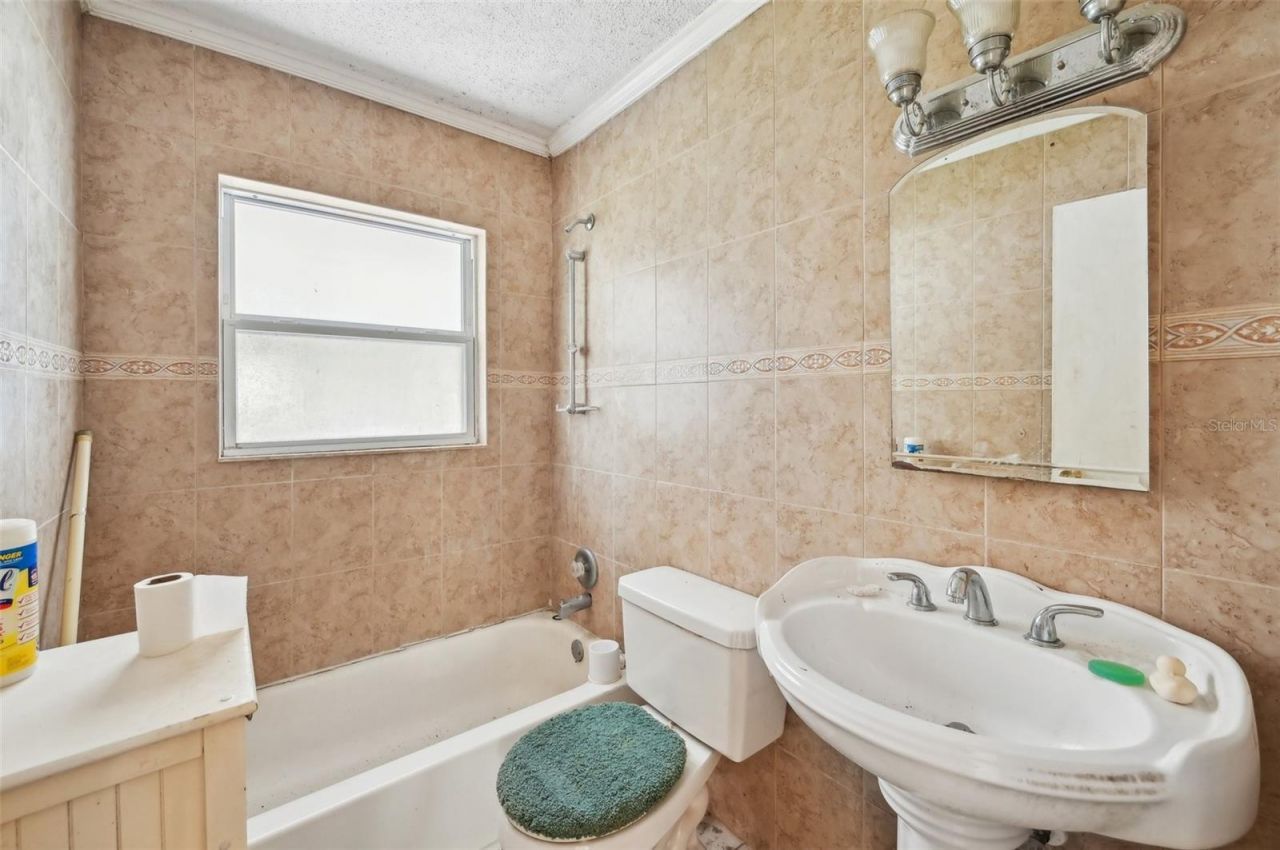 2524 Novus Street , Sarasota, FL 34237 Photo
