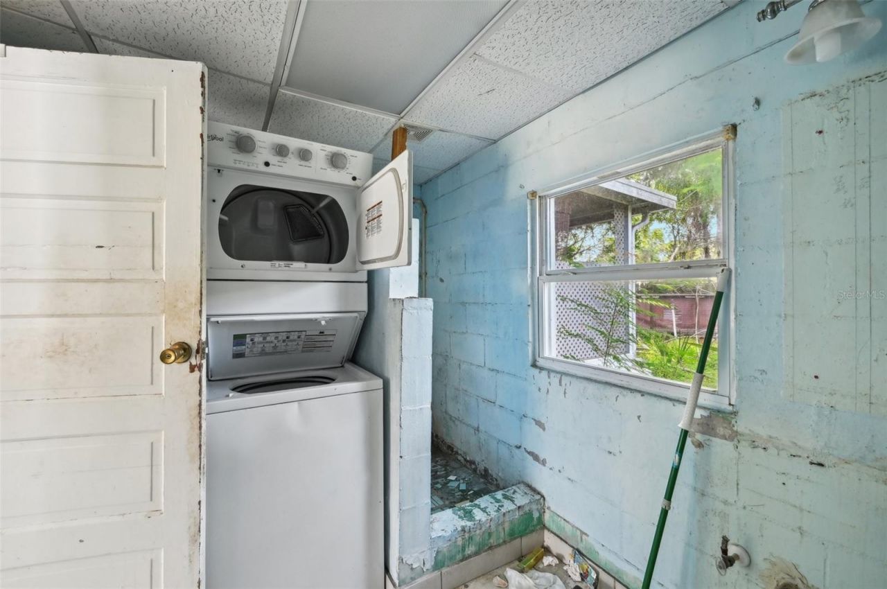 2524 Novus Street , Sarasota, FL 34237 Photo