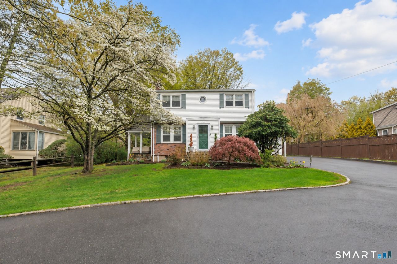 255 Huntington, Shelton, CT 06484 Main Photo