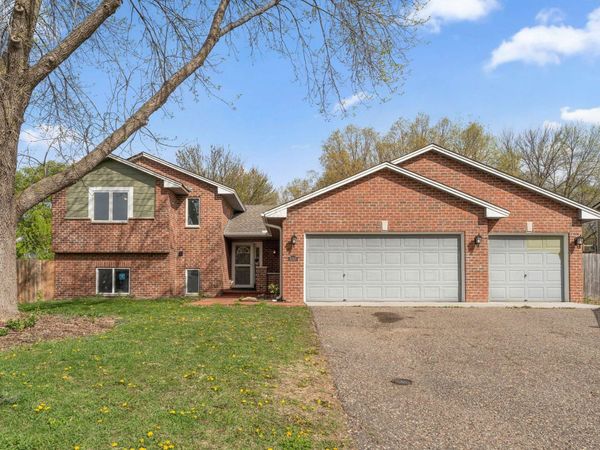 8568 Chanhassen Hills Drive S, Chanhassen, MN 55317