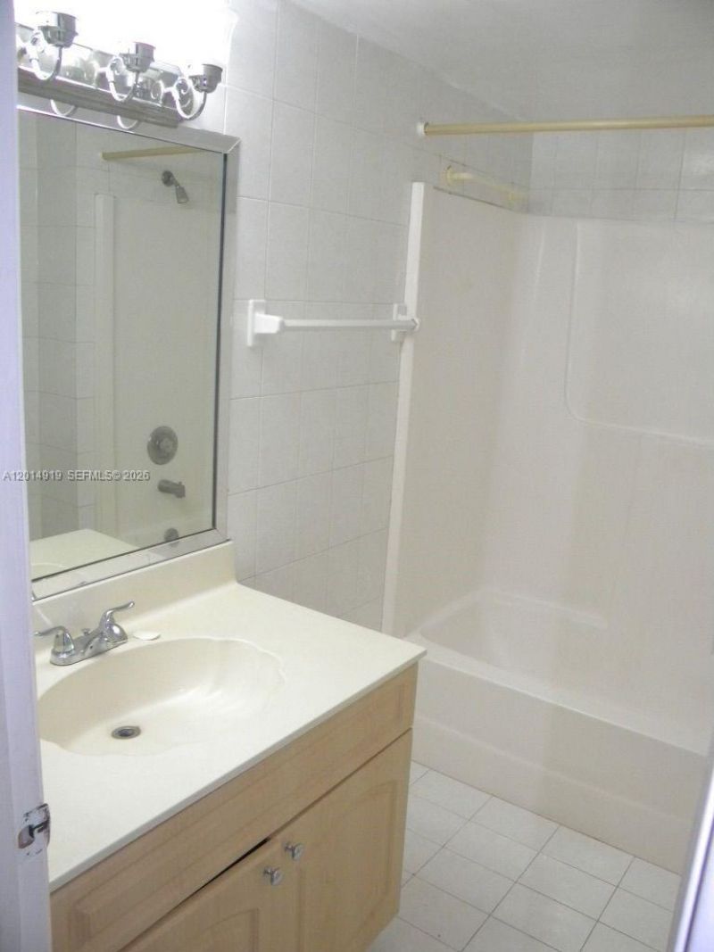 10249 NW 9th St Cir , Unit 104-8, Miami, FL 33172 Photo
