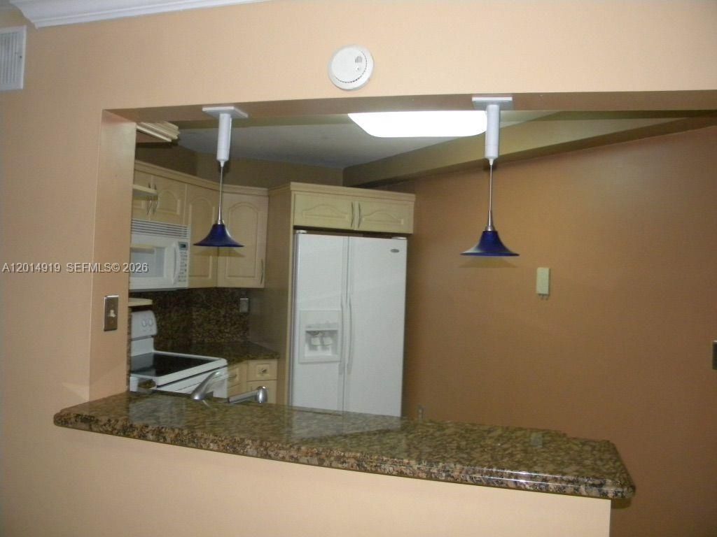 10249 NW 9th St Cir , Unit 104-8, Miami, FL 33172 Photo