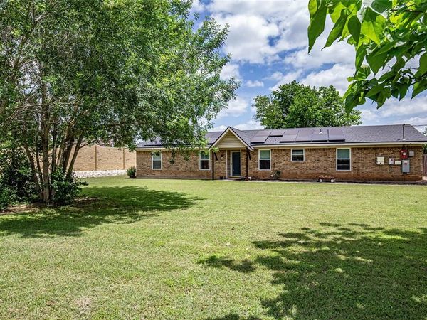 817 S Old Temple Road , Lorena, TX 76655