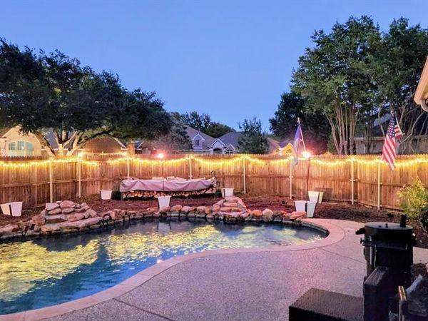 861 Pinnacle Circle, Lewisville, TX 75077