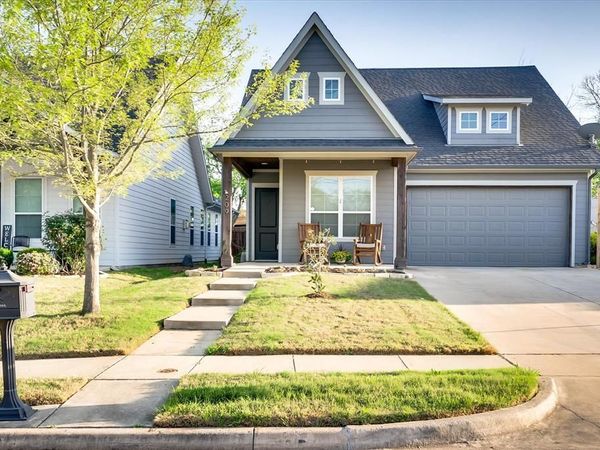 209 W Dallas Street, Mansfield, TX 76063