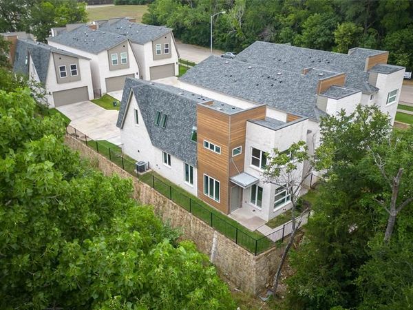321 Oakbend Drive, Lewisville, TX 75067
