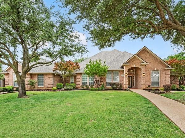 8800 Thornway Drive, North Richland Hills, TX 76182
