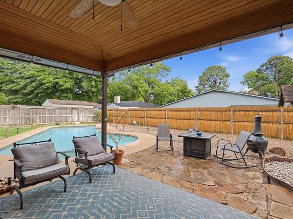 1632 Vicksburg Drive, Bedford, TX 76022