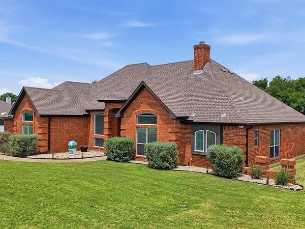 3111 Briarcliff Circle, Gainesville, TX 76240