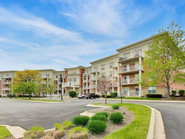 601 W Rand Road , Unit 201, Arlington Heights, IL 60004