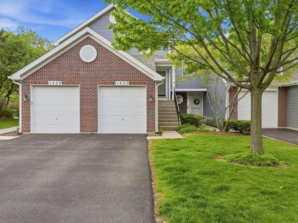 1427 Shawford Way, Unit 9-2, Elgin, IL 60120