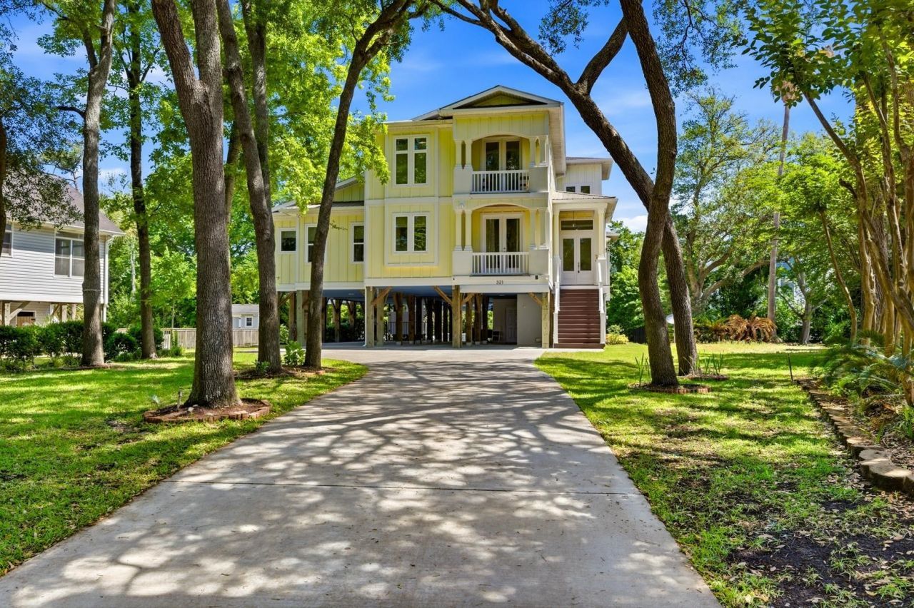 321 N Oak Dr. Photo 1