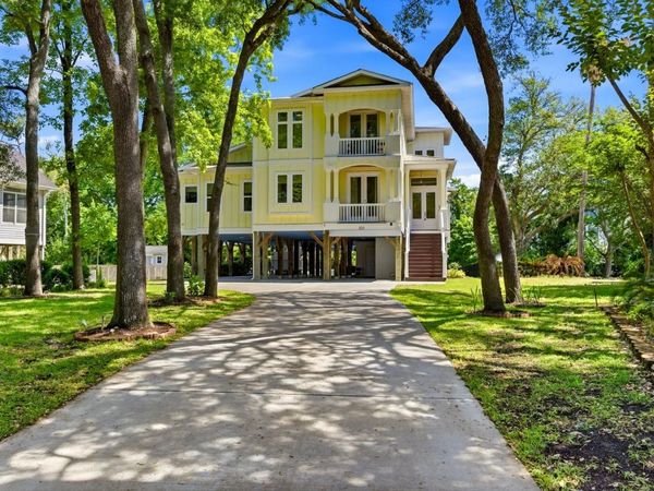 321 N Oak Dr., Surfside Beach, SC 29575