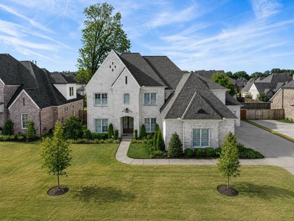 1631 EXMOOR LN, Collierville, TN 38017