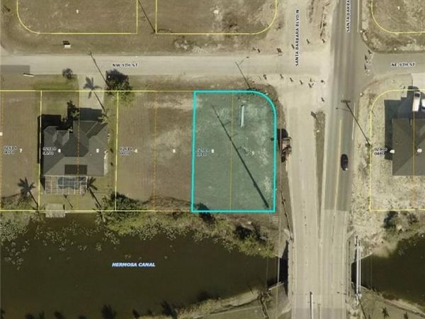 2 NW 9th ST , CAPE CORAL, FL 33993