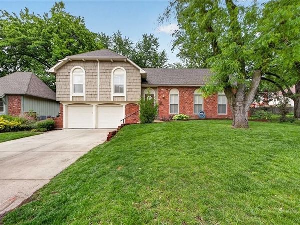 8804 W 92nd Street, Overland Park, KS 66212