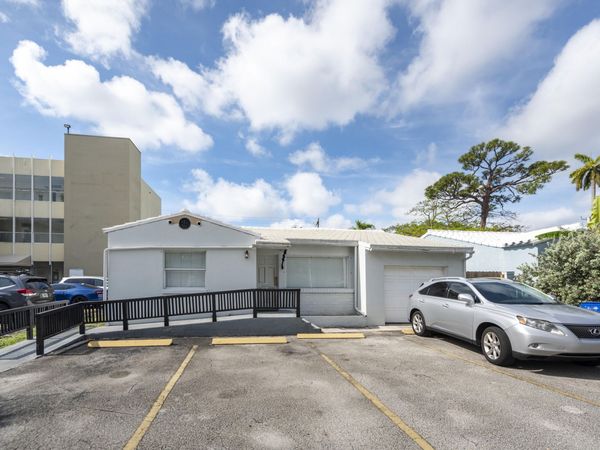 412 SE 17th Street, Unit Front, Fort Lauderdale, FL 33316