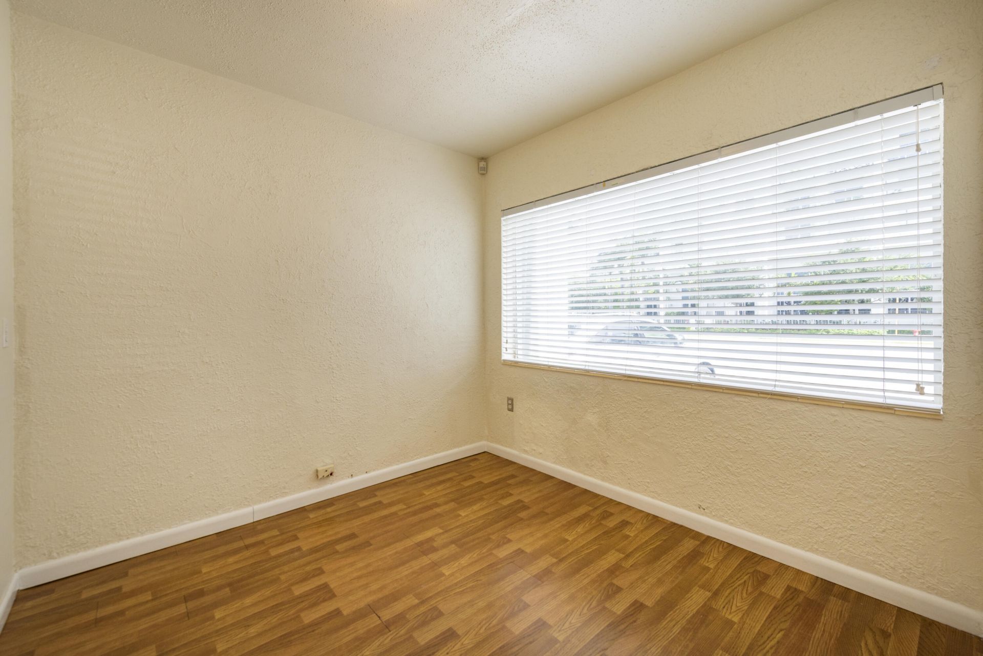 412 SE 17th Street, Unit Front, Fort Lauderdale, FL 33316 Photo