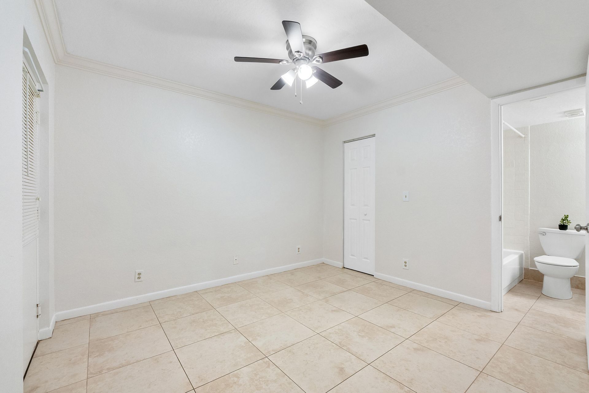 9777 Westview Drive, Unit 1112, Coral Springs, FL 33076 Photo