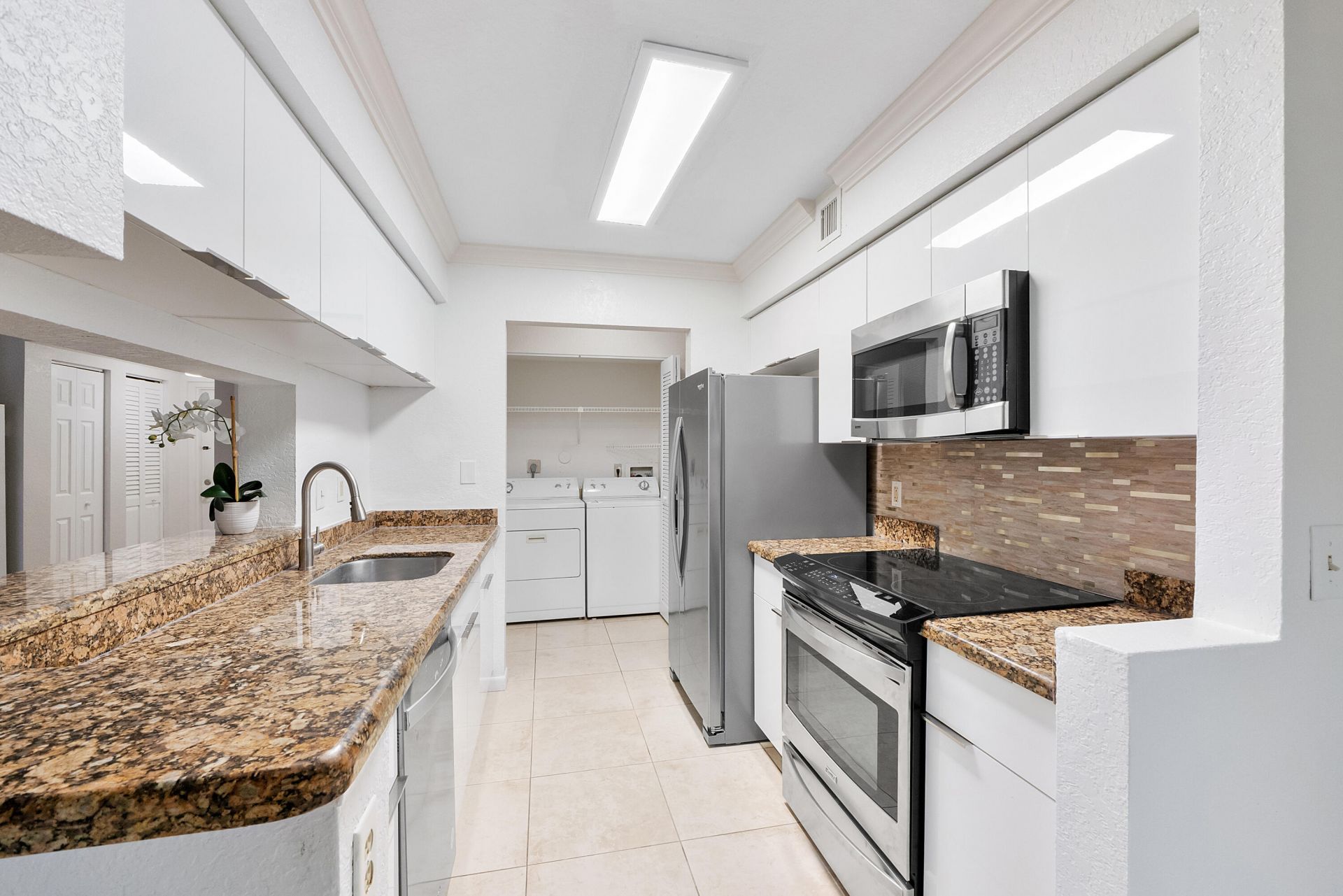 9777 Westview Drive, Unit 1112, Coral Springs, FL 33076 Photo