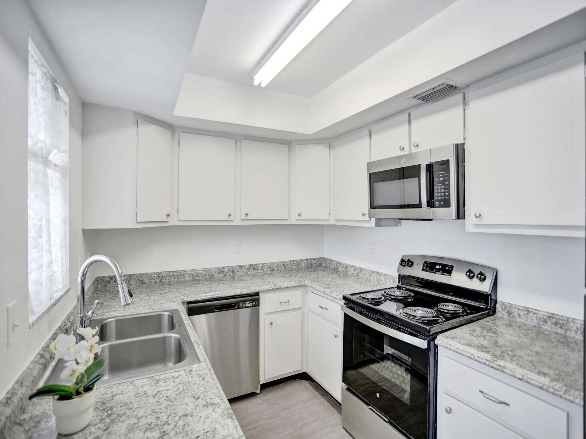10193 N Military Trail, Unit 206, Palm Beach Gardens, FL 33410 Photo